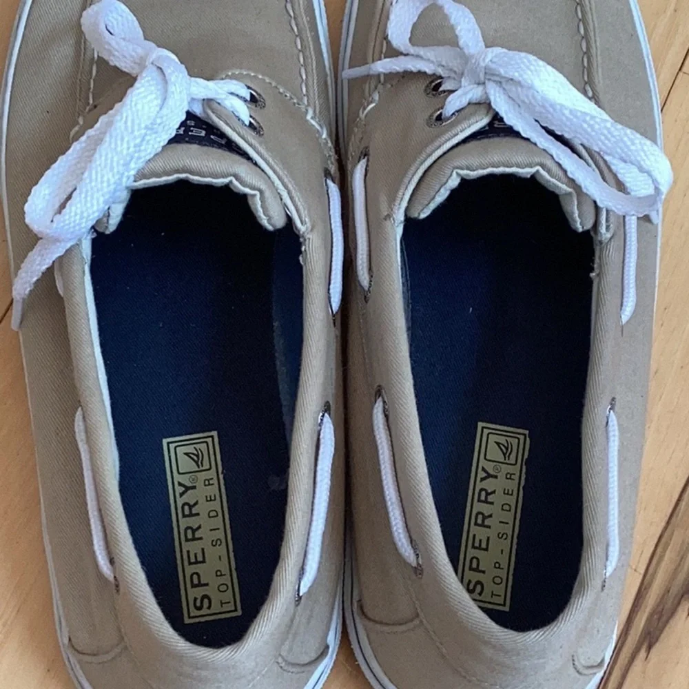 Sperry Top-Sider light khaki boat shoes. Men’s size 9